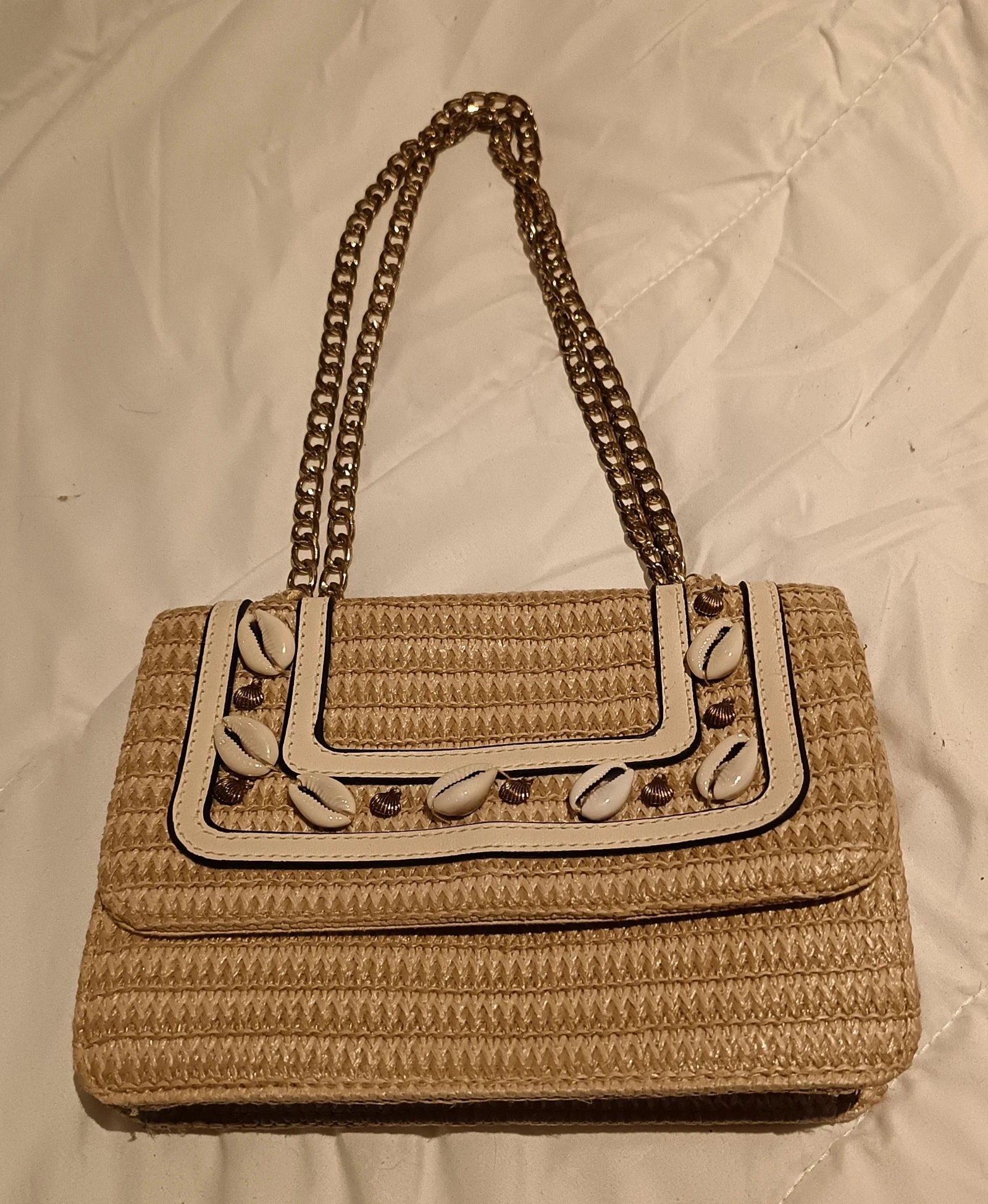 Élégante Pochette avec Détails Coquillages